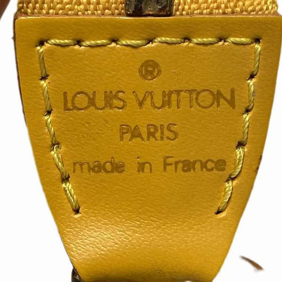Louis Vuitton Pochette Accessoires  Leather Clutch Bag