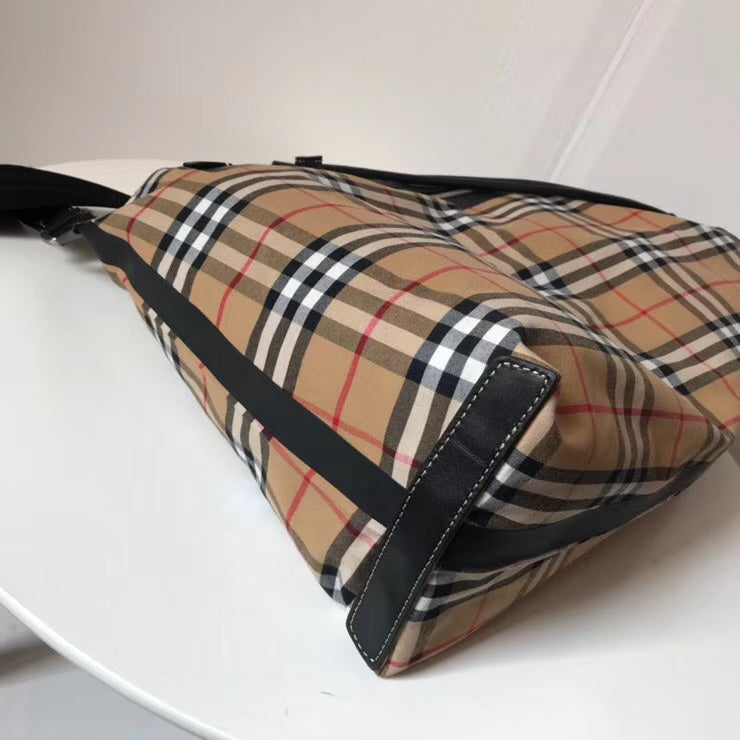 Burberry Bags - Bagsattire   558