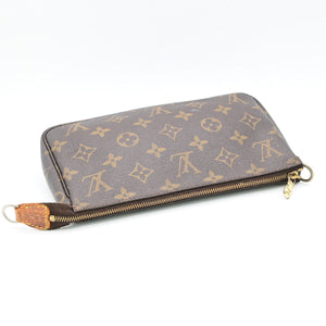 Louis Vuitton Pochette Accessoires  Canvas Clutch Bag