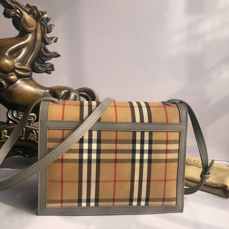 Burberry Bags - Bagsattire   671