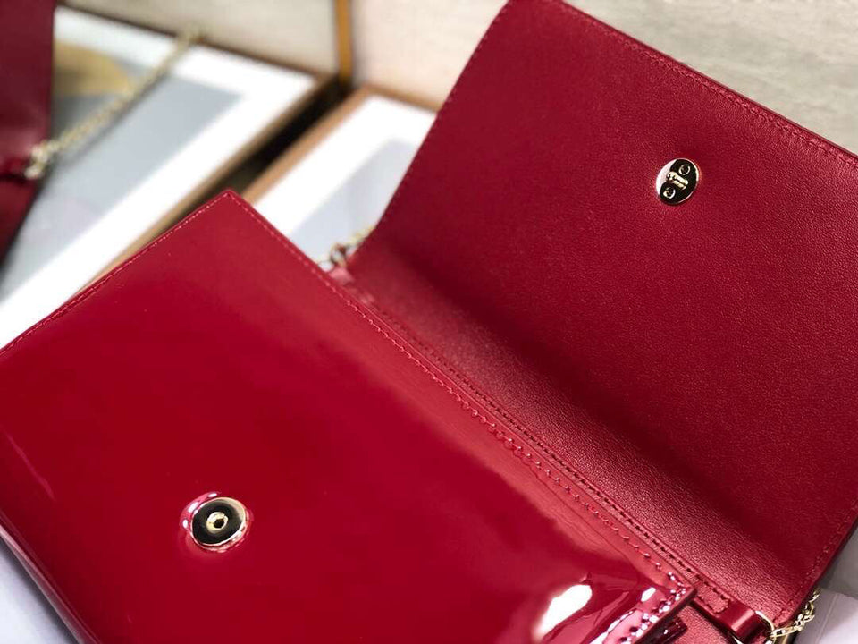 Dior 30 Montaigne Wallet On Chain In Red Patent Calfskin