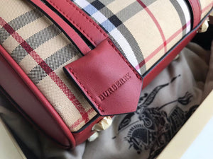 Burberry Bags - Bagsattire   237