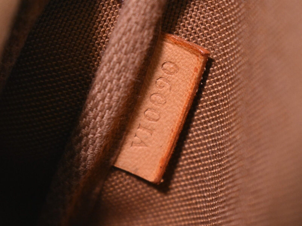 Louis Vuitton Pochette Accessoire  Canvas Clutch Bag