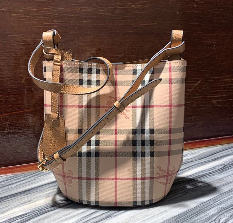 Burberry Bags - Bagsattire   183