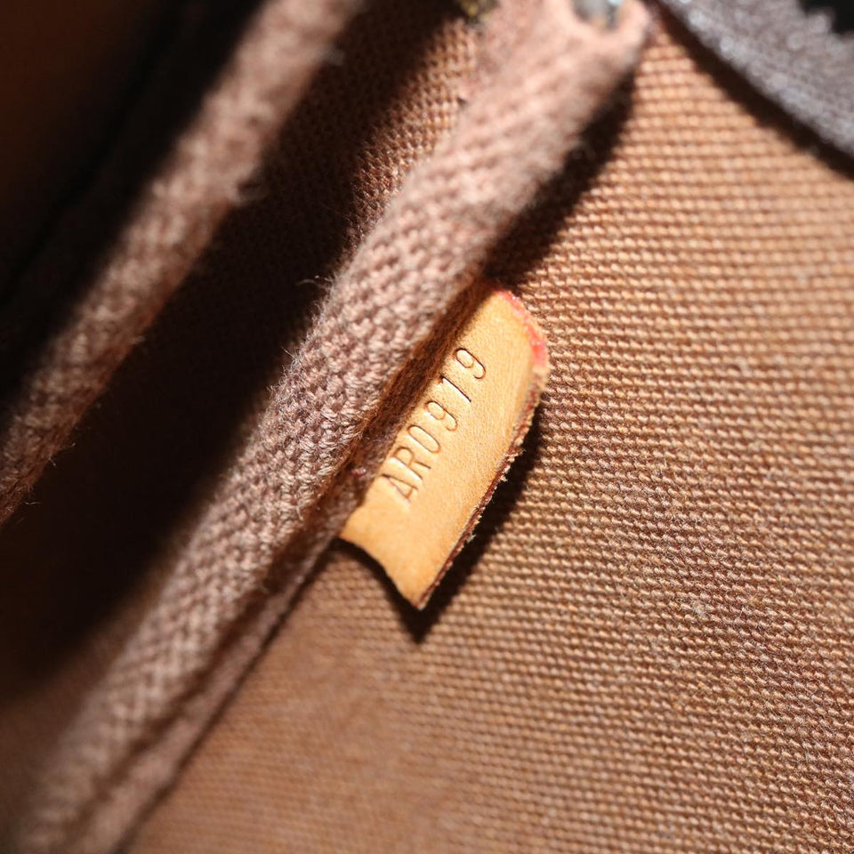 Louis Vuitton Pochette Accessoires  Canvas Clutch Bag