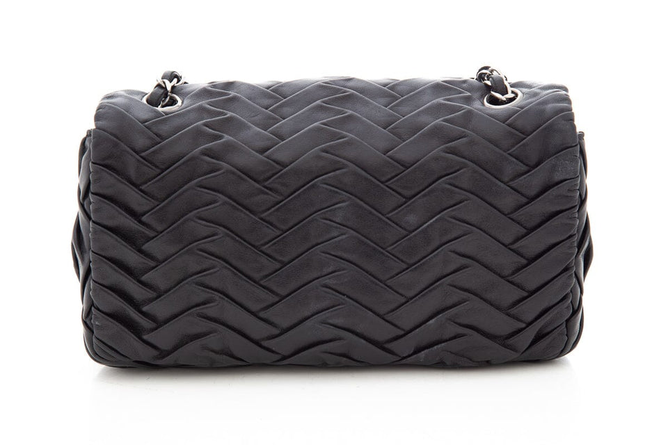 Chanel 2008 Black Lambskin Pleated Leather Single Flap Handbag