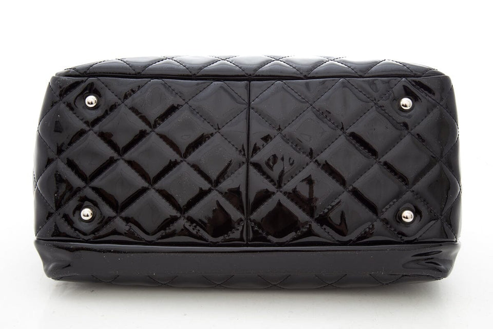 Chanel Black Diamond quilted "2009-2010"  Handbag