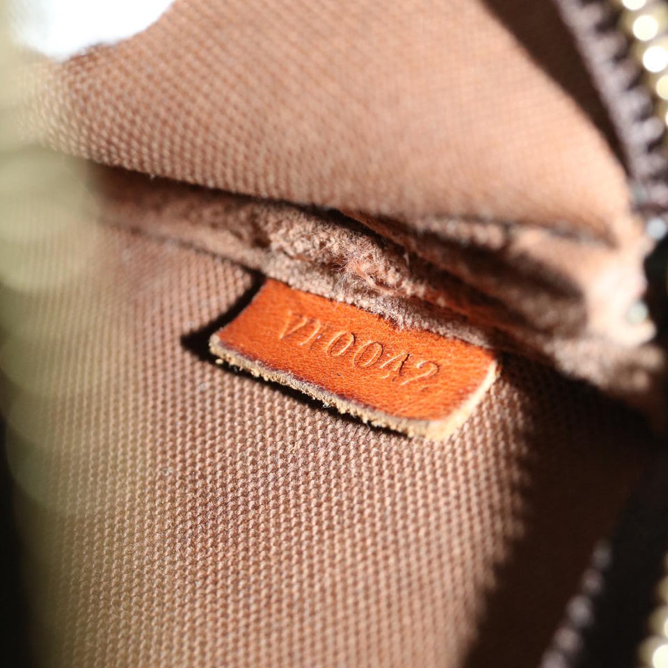 Louis Vuitton Pochette Accessoires  Canvas Clutch Bag