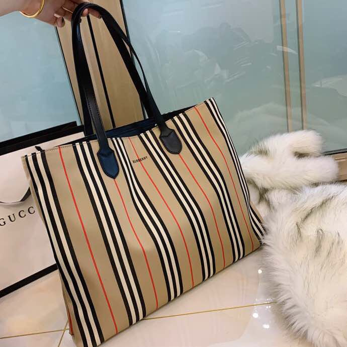 Burberry Bags - Bagsattire   220