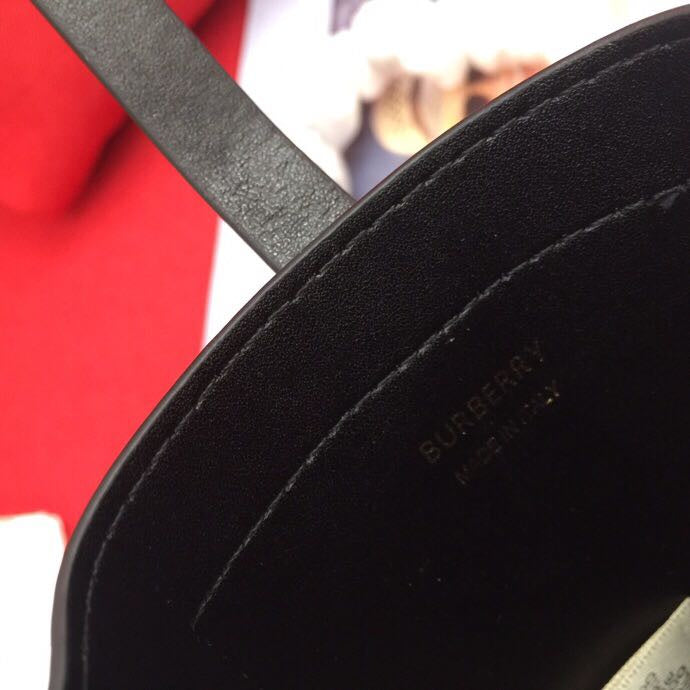 Burberry Bags - Bagsattire   185