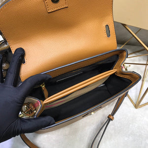 Burberry Bags - Bagsattire   240