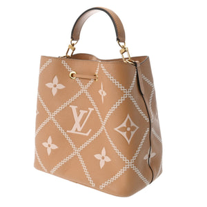 Louis Vuitton Néonoé  Leather Clutch Bag