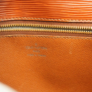 Louis Vuitton Sellier Drangonne  Leather Clutch Bag