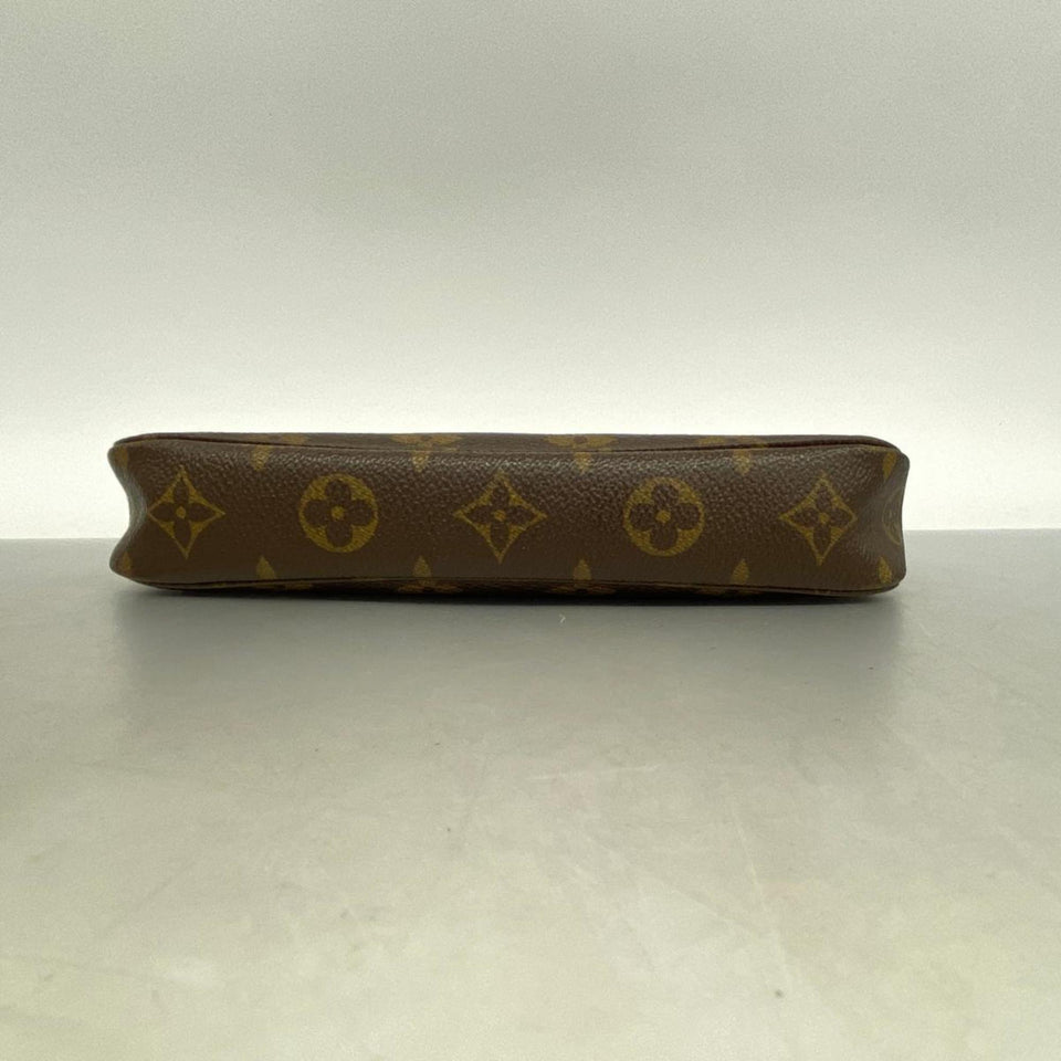 Louis Vuitton Pochette Accessoire  Canvas Clutch Bag