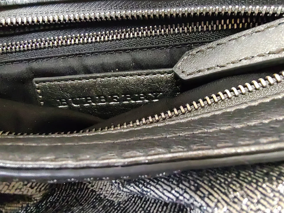 Handbag Luxury Designer By Burberry  Size: Small