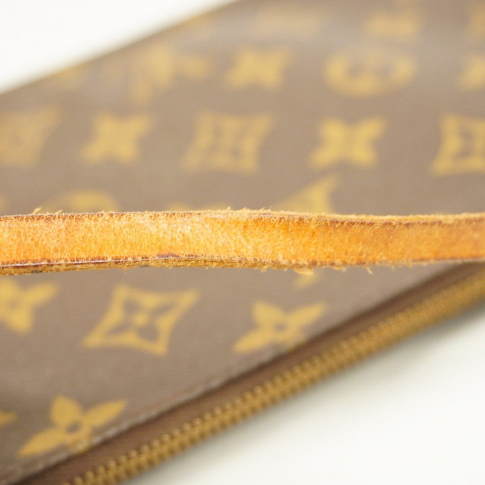 Louis Vuitton Pochette Accessoire  Canvas Clutch Bag