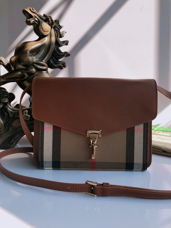 Burberry Bags - Bagsattire   469