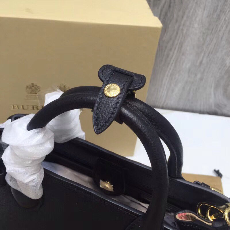 Burberry Bags - Bagsattire   516