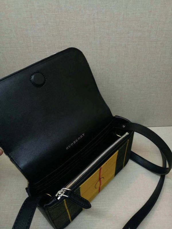 Burberry Bags - Bagsattire   431