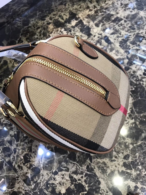Burberry Bags - Bagsattire   239