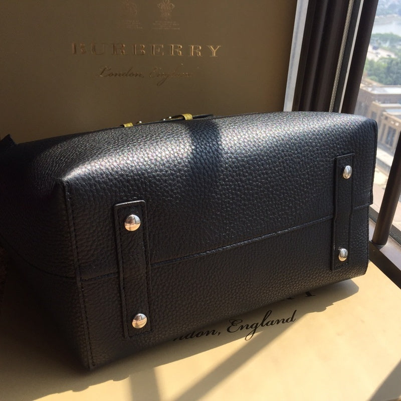 Burberry Bags - Bagsattire   451