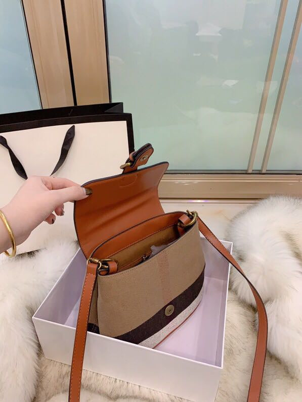 Burberry Bags - Bagsattire   222