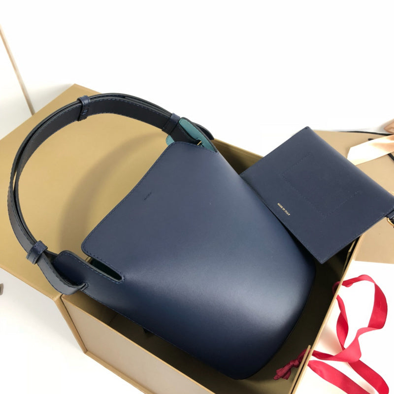 Burberry Bags - Bagsattire   338