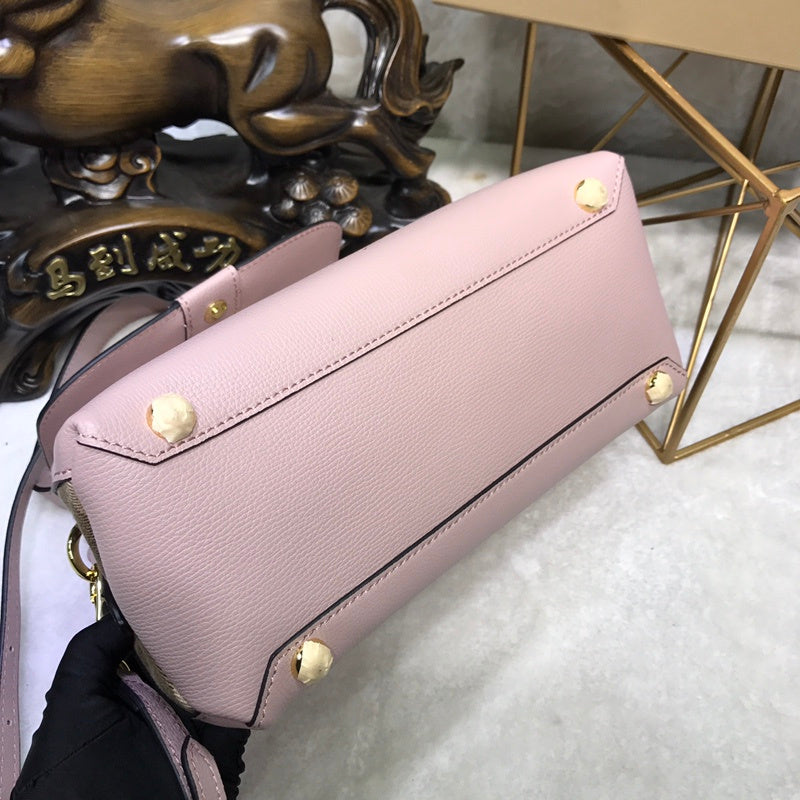 Burberry Bags - Bagsattire   238