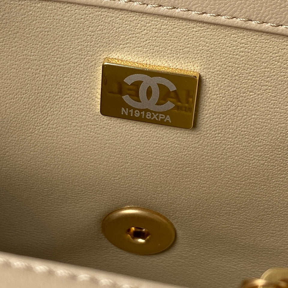 Chanel - Luxury Bag - CHL - 527