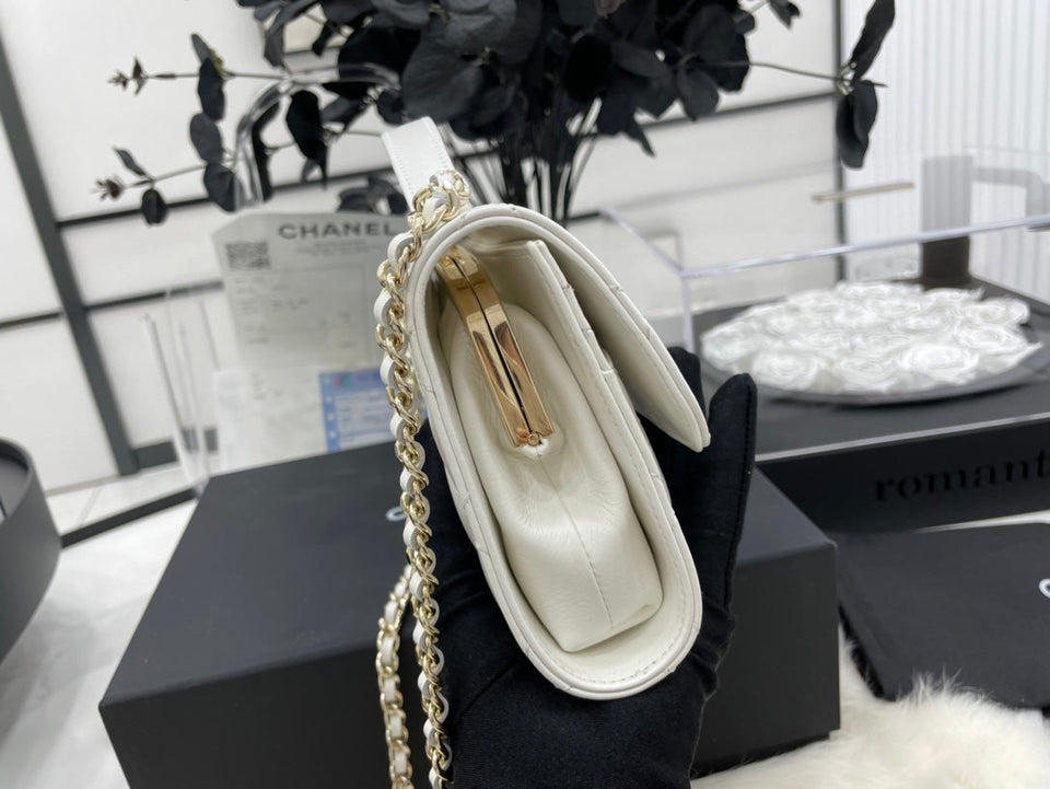 Chanel - Luxury Bag - CHL - 642