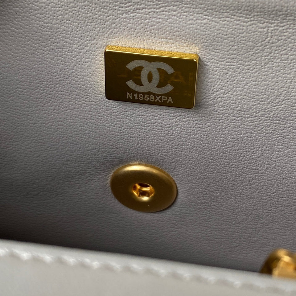 Chanel - Luxury Bag - CHL - 693