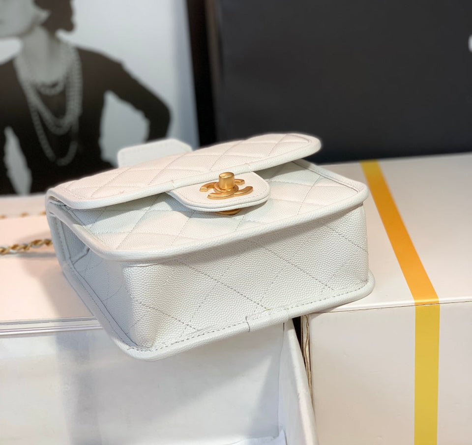 Chanel - Luxury Bag - CHL - 637
