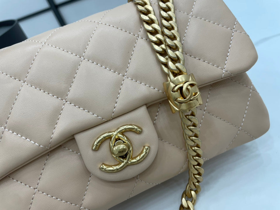 Chanel - Luxury Bag - CHL - 627