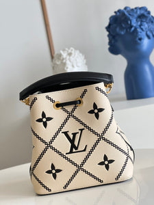 Louis Vuitton NeoNoe MM Bag