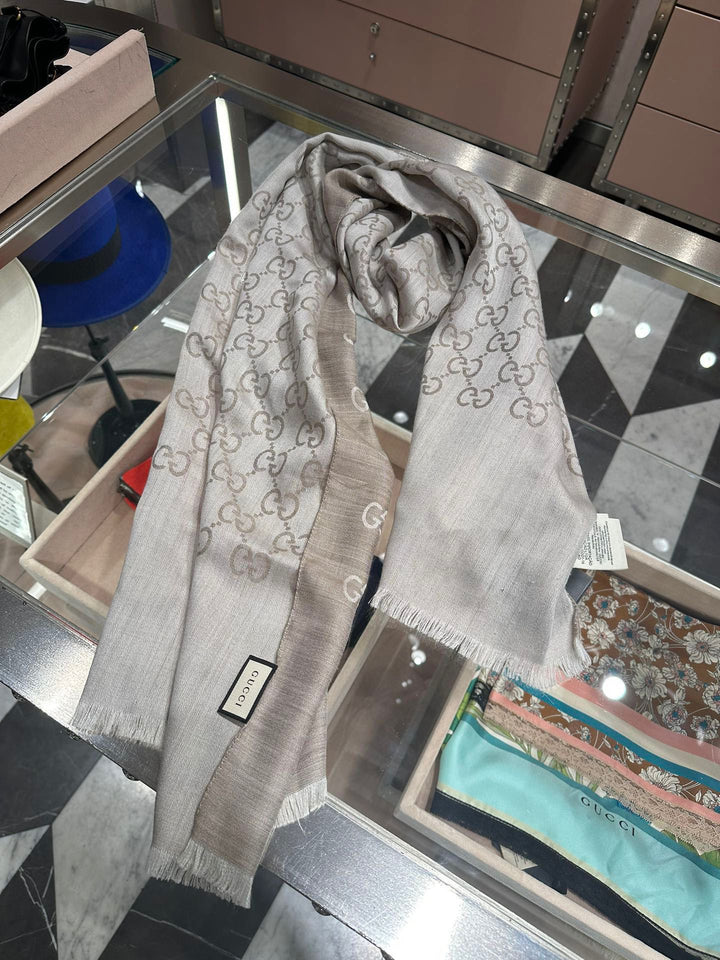 Gucci long scarf beige