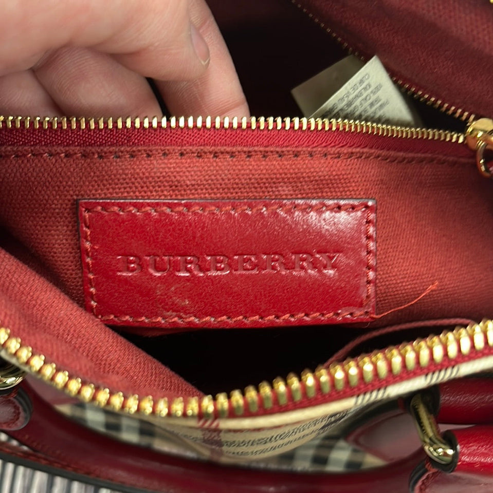 Handbag Luxury Designer By Burberry  Size: Medium