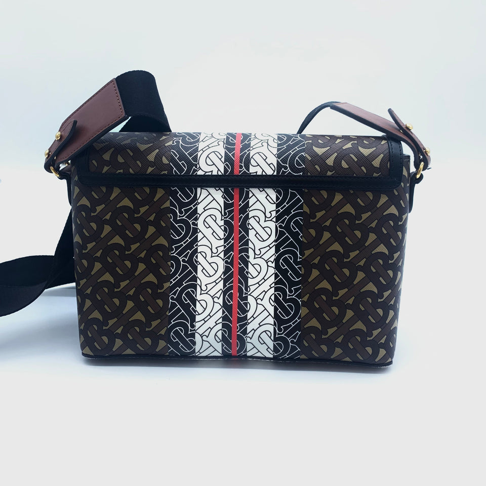 Handbag Luxury Designer By Burberry  Size: Medium