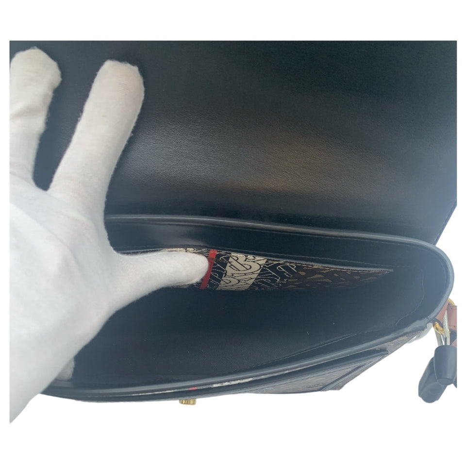 Handbag Luxury Designer By Burberry  Size: Medium