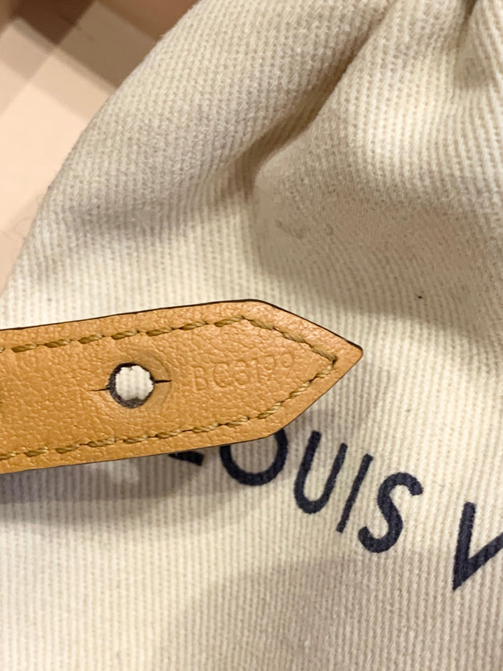LOUIS VUITTON Monogram Essential V Bracelet Size 15