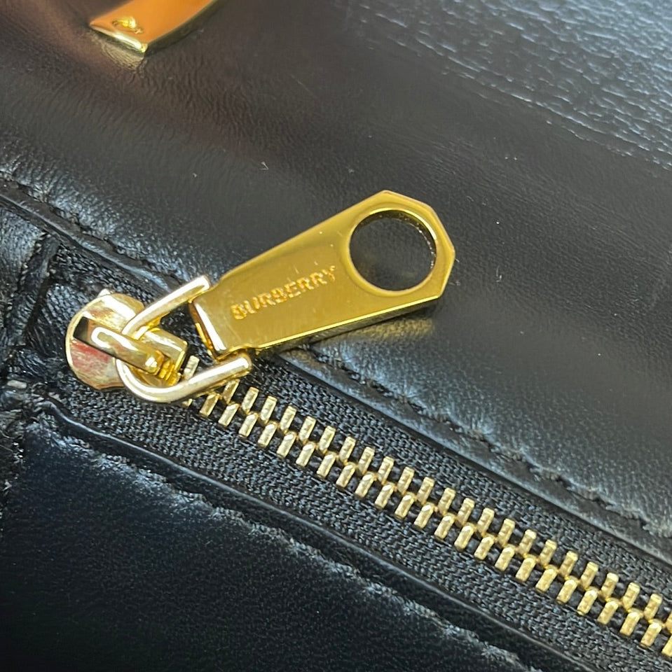 Crossbody Luxury Designer By Burberry  Size: Medium