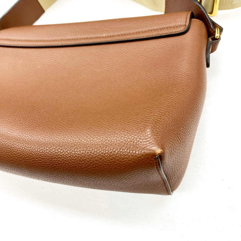 Crossbody Luxury Designer By Burberry  Size: Medium