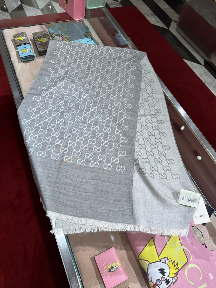 Gucci long scarf grey