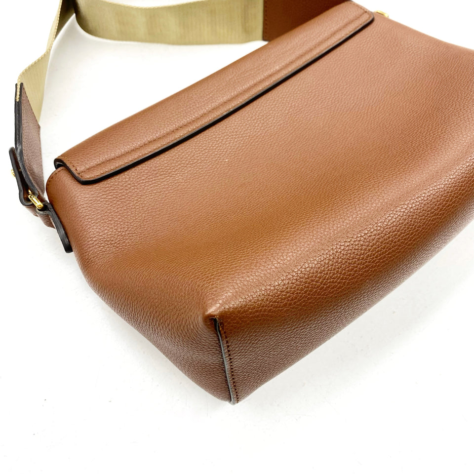 Crossbody Luxury Designer By Burberry  Size: Medium