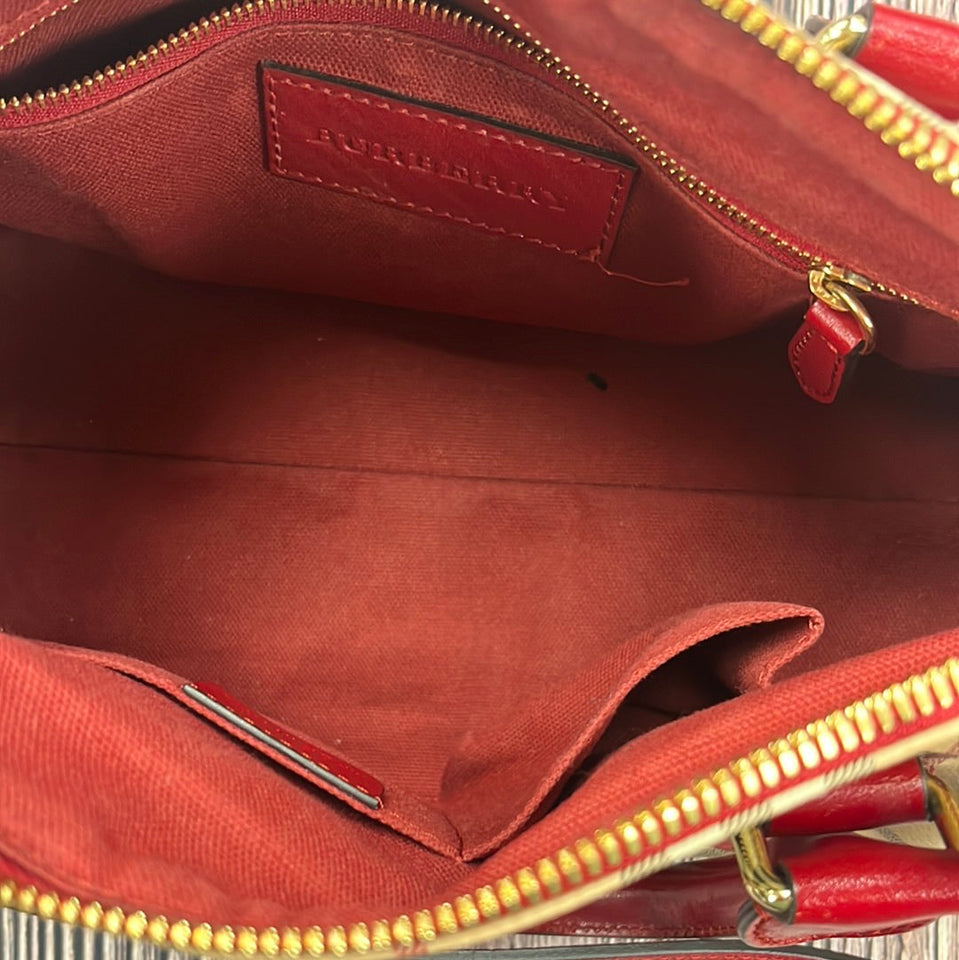 Handbag Luxury Designer By Burberry  Size: Medium