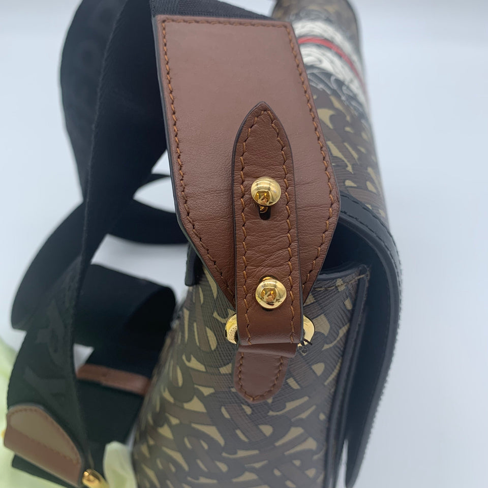 Handbag Luxury Designer By Burberry  Size: Medium