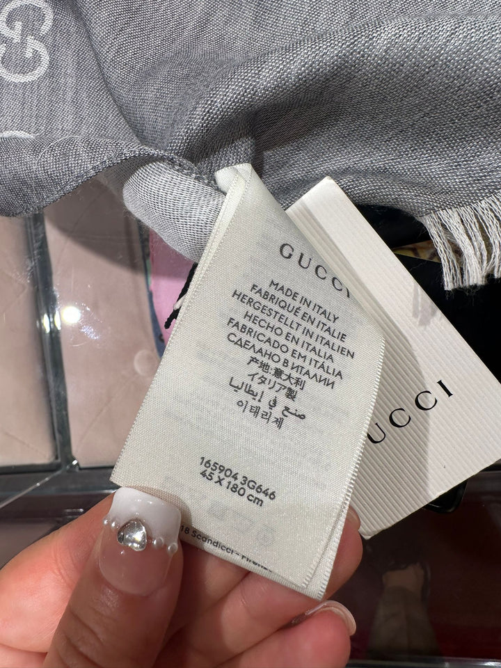 Gucci long scarf grey