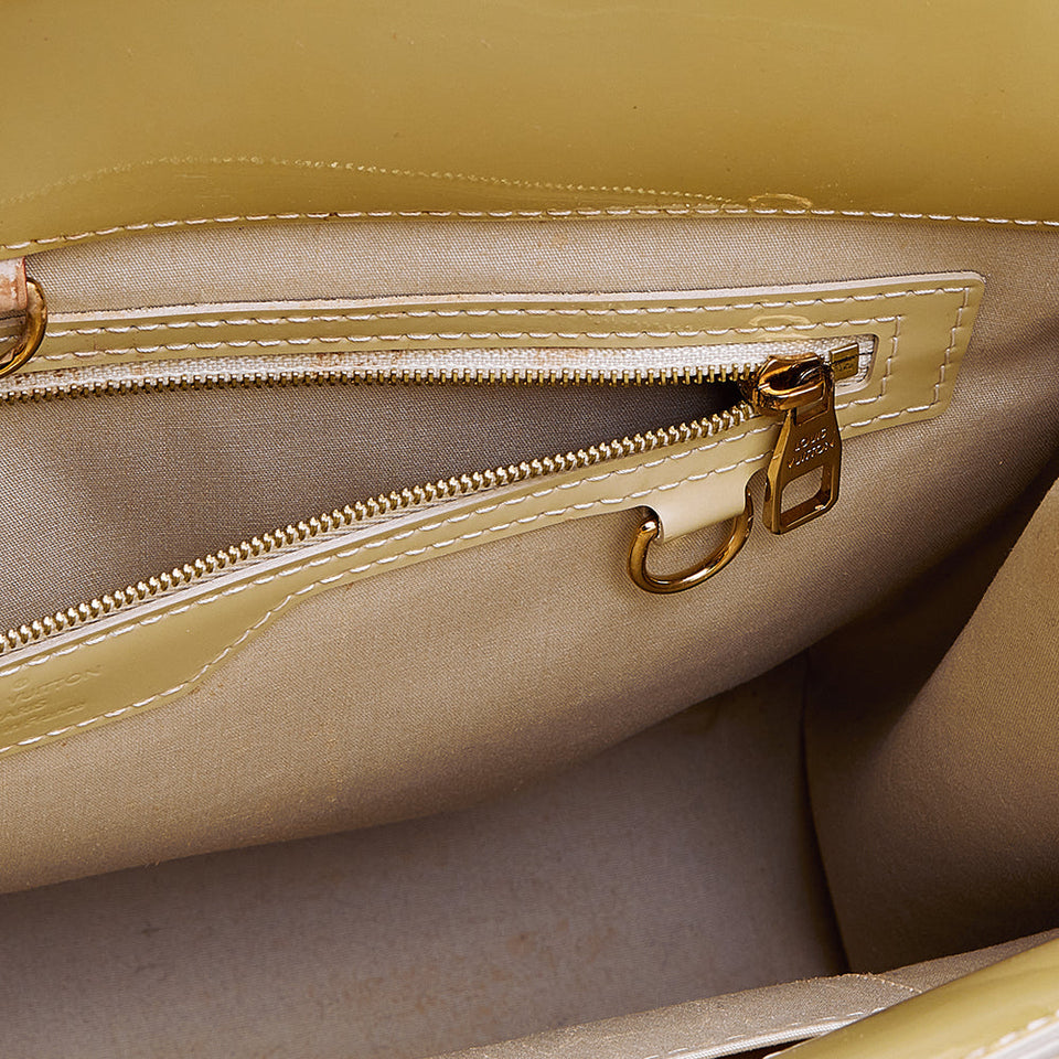 Louis Vuitton Blanc Corail Monogram Vernis Catalina EW Bag