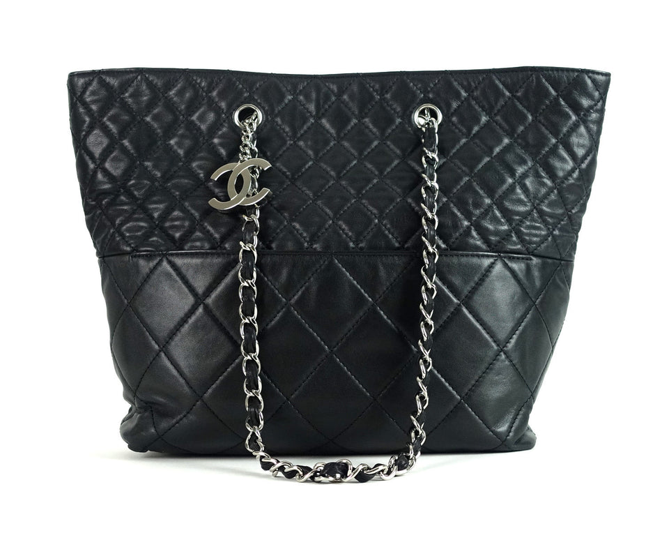 Chanel In The Business Tote Quilted Lambskin North South Black. Beautiful