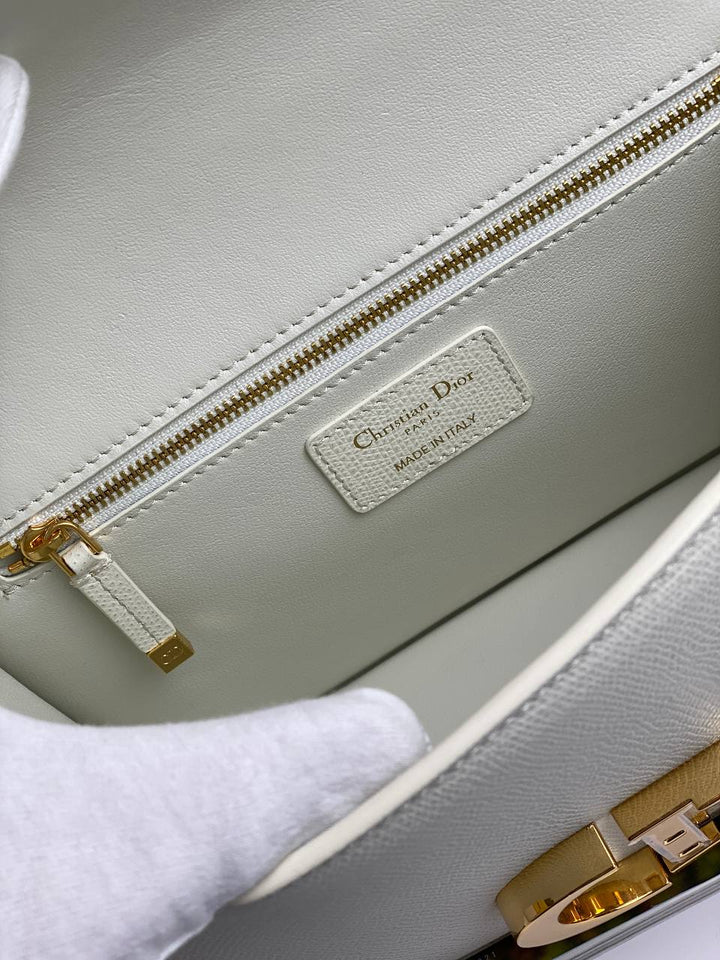 Dior 30 MONTAIGNE BAG white