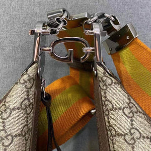 Gucci Attache small shoulder bag Beige and ebony GG Supreme canvas